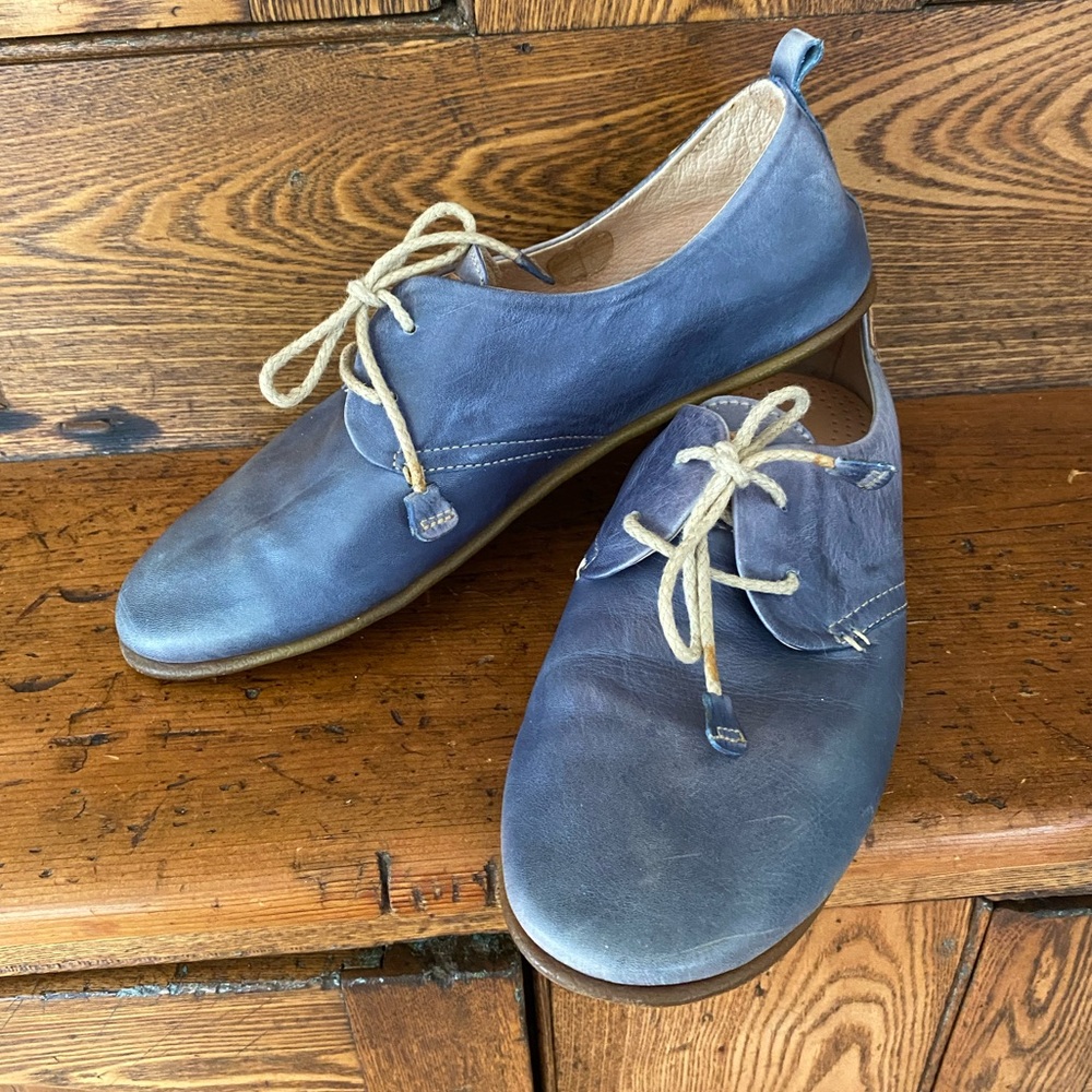 PIKOLINOS Blue Suede Flats with Classic Design